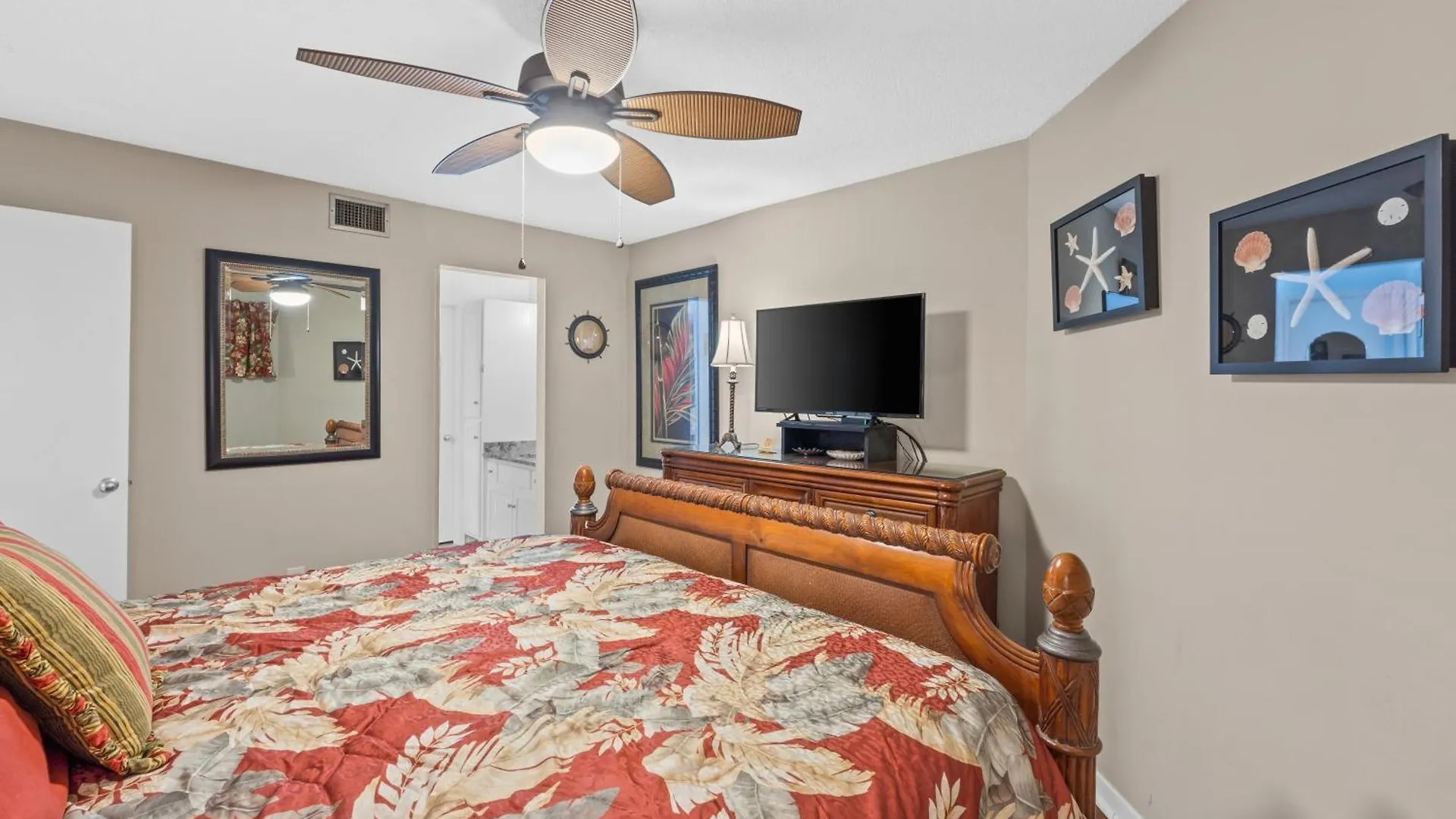 Holiday home Aquavista Resort 805-W By Book That Condo Panama City Beach